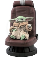 Diamond Disney Star Wars: The Mandalorian - The Child in Co-Pilot Seat Statue (1/2)