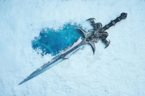 Blizzard World of Warcraft - Frostmourne replika 1:1 - nová verze k 30. výročí - 125 cm