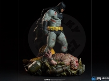 Iron Studios - socha Batman The Dark Knight Returns 1/6 Diorama - DC Comics (3)